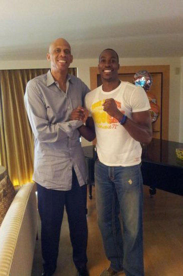 太犀利！看当年和中国男篮对阵时的闪电侠韦德（锋芒毕露！重温韦德当年对阵中国男篮的闪电表现）