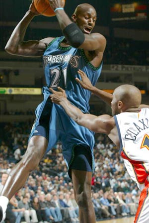 湖人本赛季第四次单场40+罚球，超过爵士升至联盟第一（湖人赛季第四度单场罚球破40，次数超越爵士居联盟第一）