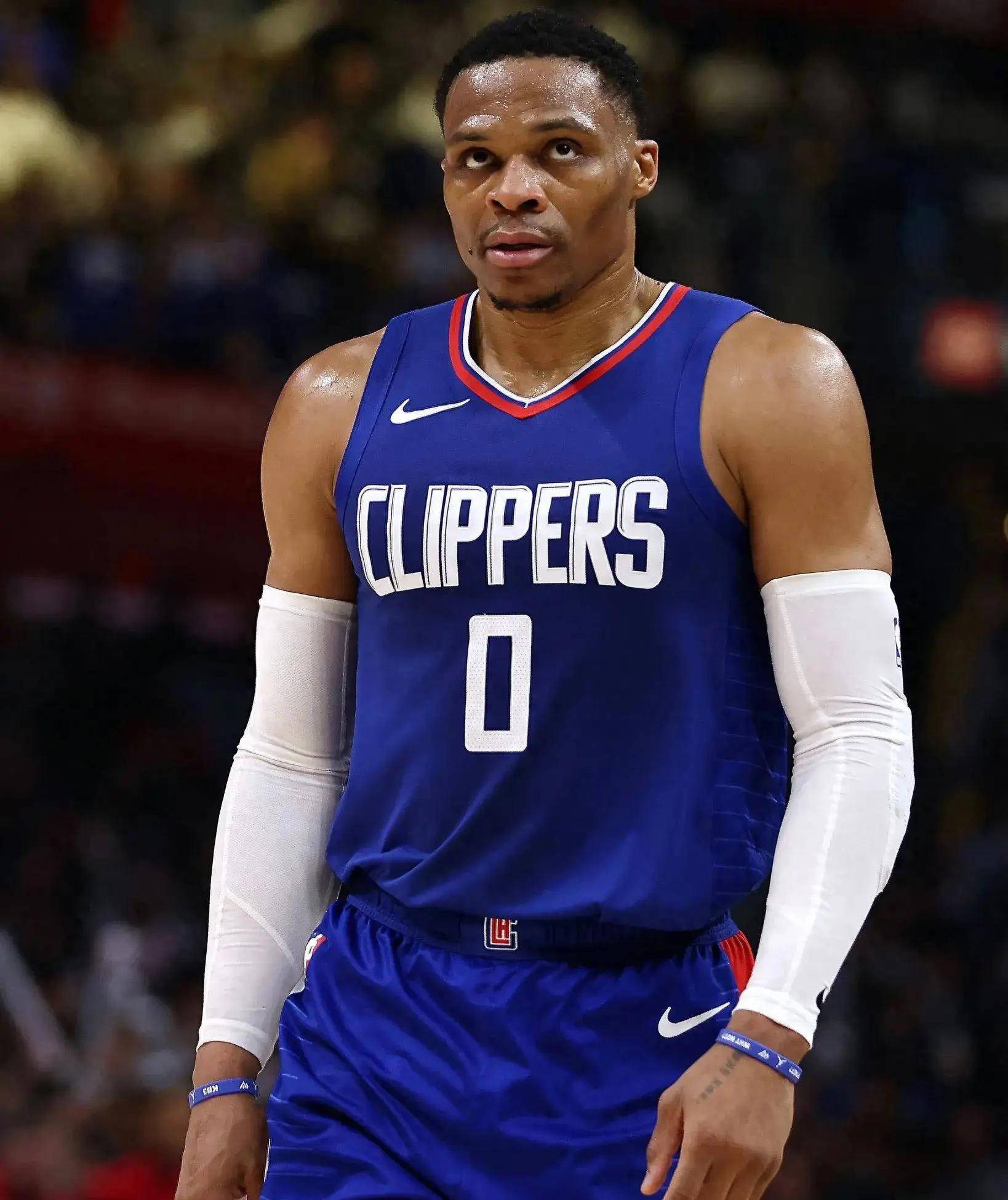 R.I.P.，曾发掘梅西为阿根廷效力的奥马尔逝世，享年73岁（曾促成梅西为阿根廷出战的奥马尔离世，享年73岁）