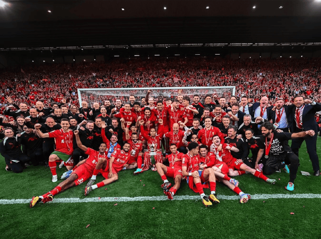 记者：孔蒂想回尤文，已经与基耶利尼进行初步接触（记者称孔蒂盼重返尤文，已与基耶利尼初步沟通）