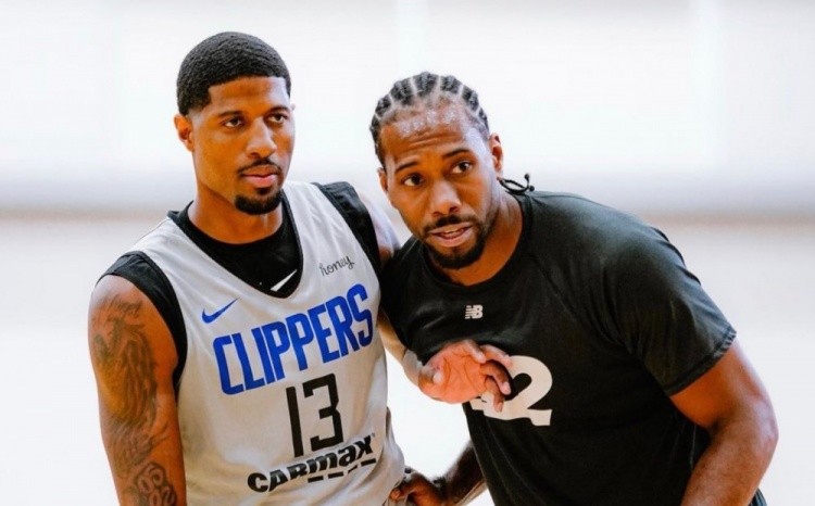 英媒：热刺有意罗德里戈和伊尔迪兹，范德芬是皇马引援目标（英媒：热刺追罗德里戈、伊尔迪兹，皇马将范德芬列为引援对象）