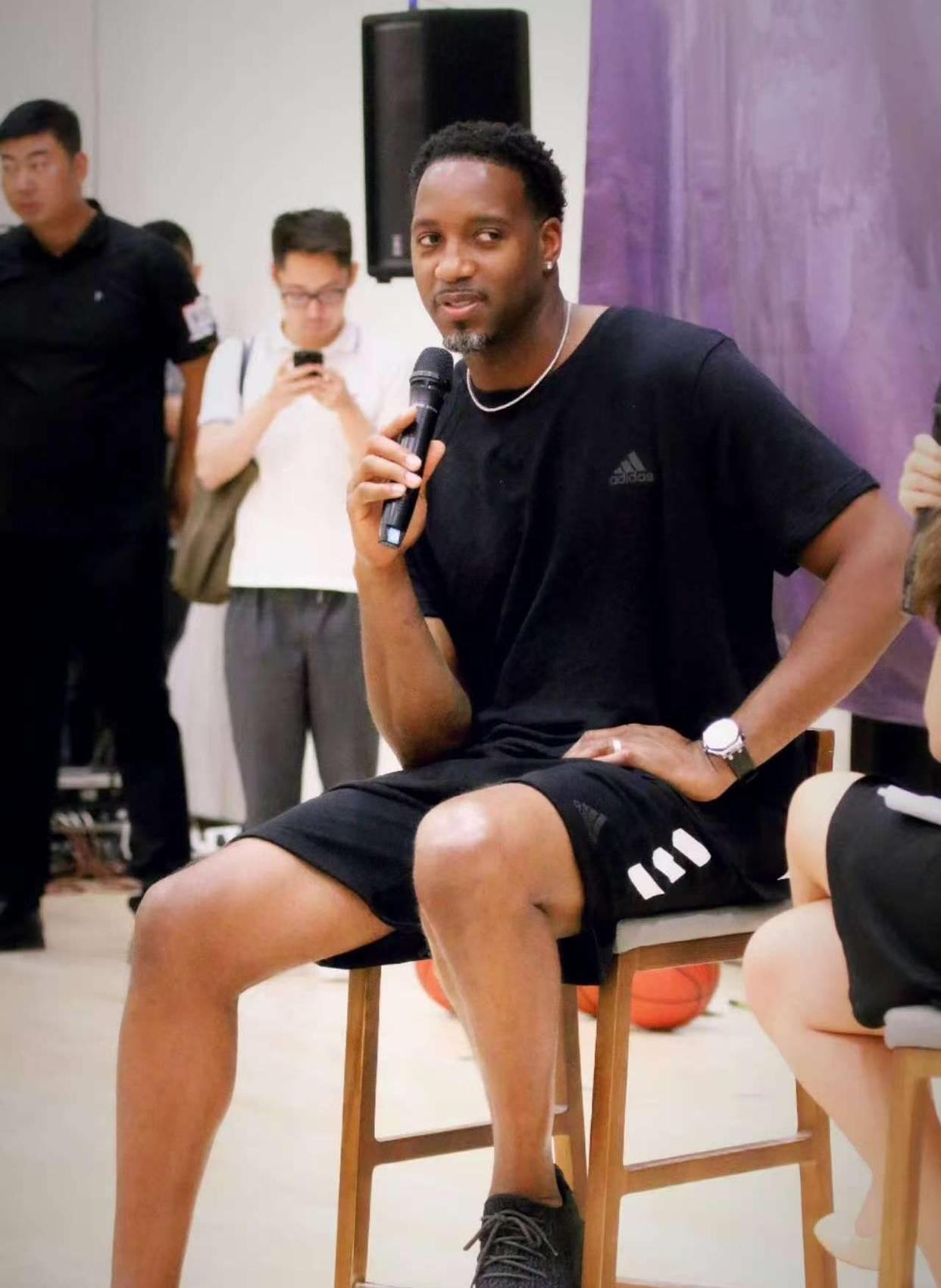 场均合砍80.5分！联盟最被高估的三巨头？防守太辣眼，早该解体了（场均合计80.5分！这支三巨头被严重吹捧？防守惨不忍睹，早该拆散）