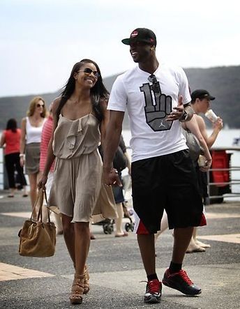 此前连续缺席4场！雄鹿官方：字母哥今日对阵尼克斯迎来复出（缺席四场后回归！雄鹿官宣：字母哥今日对阵尼克斯复出）