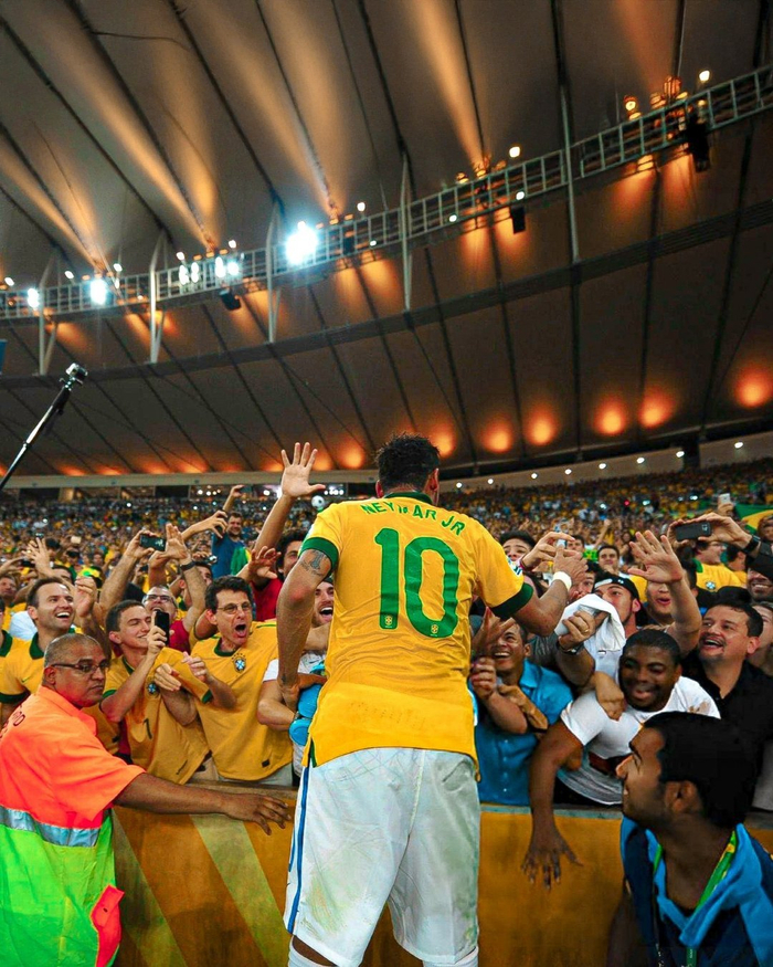 不在状态！杰伦威半场11中4拿到8分6板5助1断（杰伦威半场低迷：11投4中拿下8分6板5助1断）