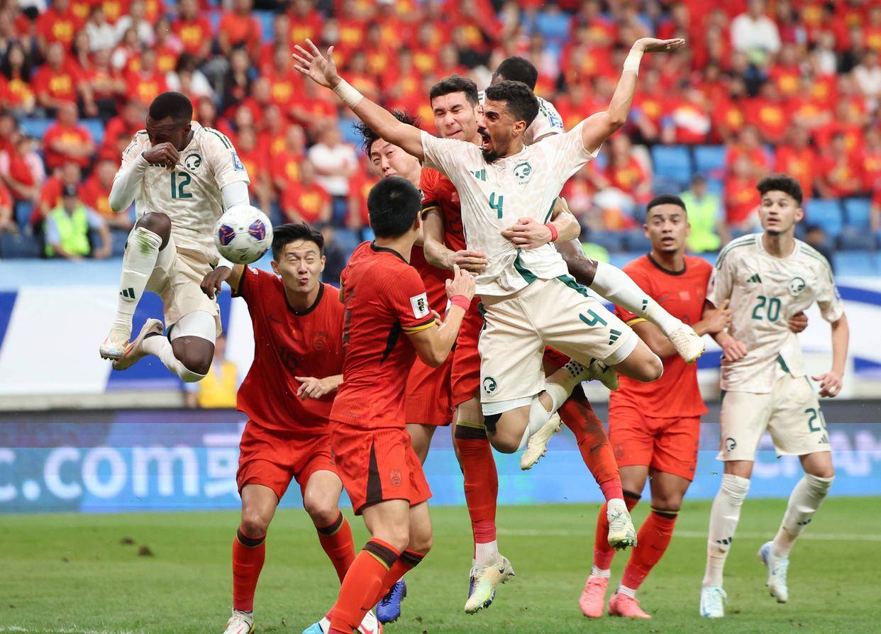 王钰栋新经纪公司：曾代理莱万、拜尔，旗下球员多在德国、瑞士踢球（王钰栋签约新经纪公司：曾服务莱万、拜尔，客户多征战德瑞联赛）