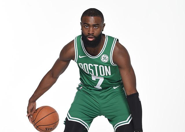 为中国赢尊重！日本球迷赛后向成都蓉城鼓掌：大赞成都值得尊重（日本球迷赛后为成都蓉城鼓掌：中国赢得尊重，成都值得敬佩）