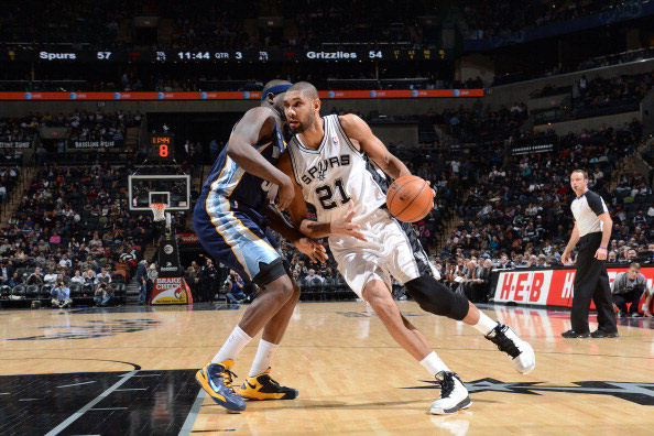 英超：曼联客场2-1击败莱斯特城（英超：曼联做客2-1力克莱斯特城）