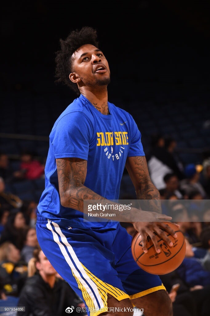 意甲登顶！让2追3 米兰3-2客胜都灵反超两强 普利西奇替补双响（米兰客场3-2逆转都灵登顶意甲：一战反超两强，普利西奇替补梅开二度）