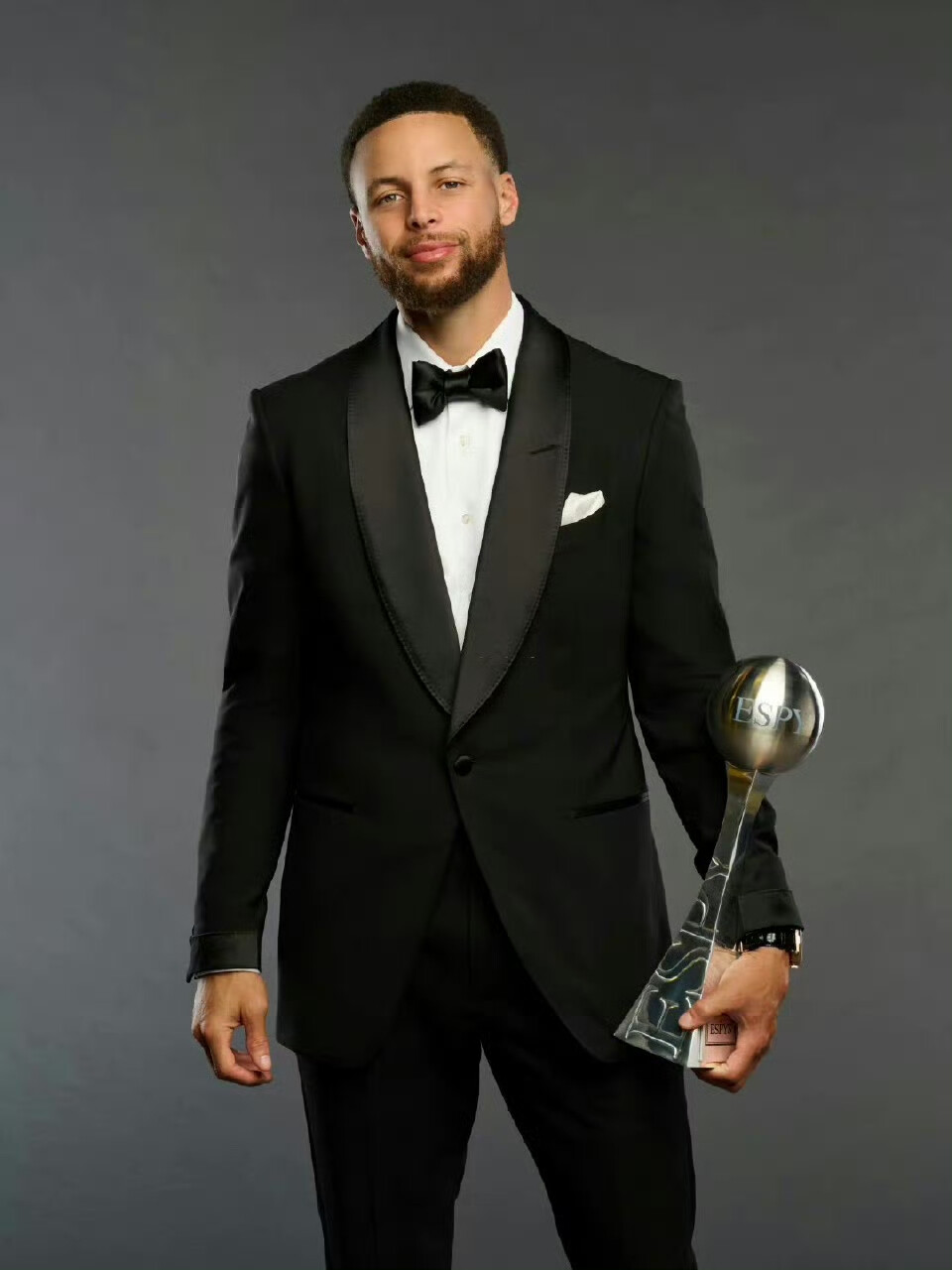 王钰栋首个主力赛季表现：共12球5助攻，荣膺中超本土金靴（王钰栋主力处子季斩12球5助，加冕中超本土金靴）