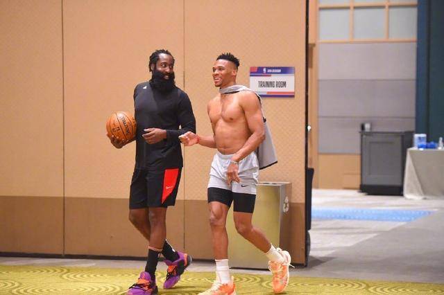 脚后跟破门，莱默尔：进球总是很开心，尤其是那么漂亮的进球（莱默尔脚后跟绝妙破门：进球总令人欣喜，尤其如此漂亮的一球）