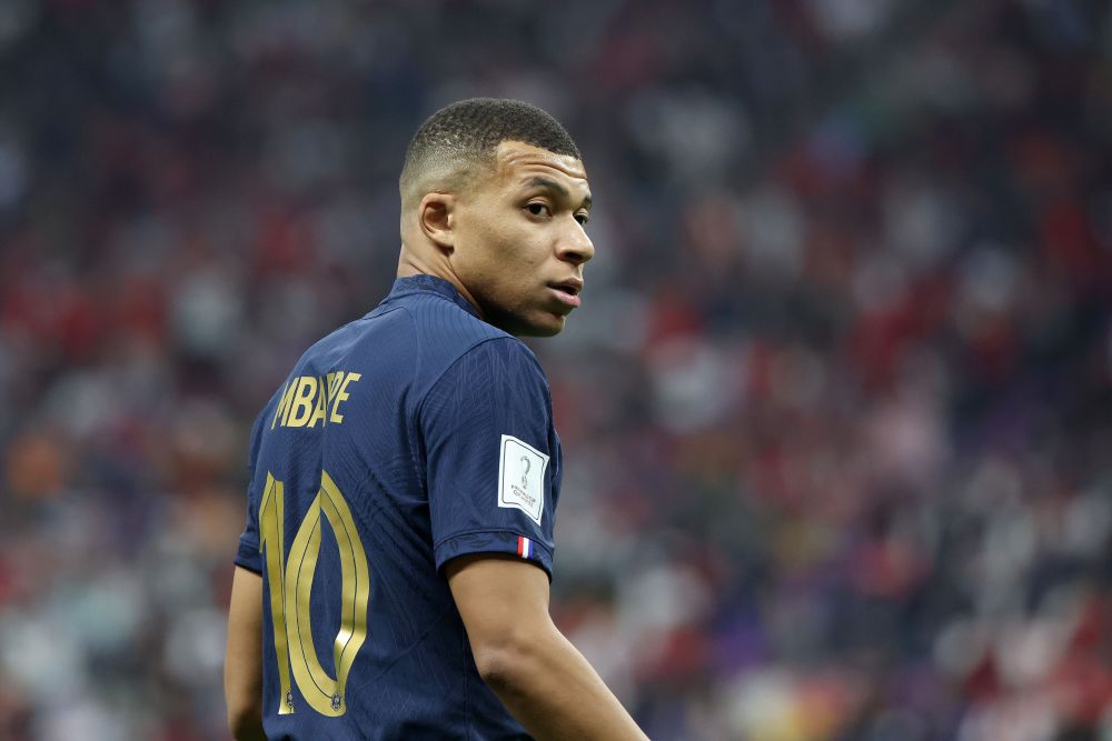 与去年排名相同，北京国安与山东泰山分别锁定中超第四第五（延续去年排名，北京国安与山东泰山分列中超第4、第5位）