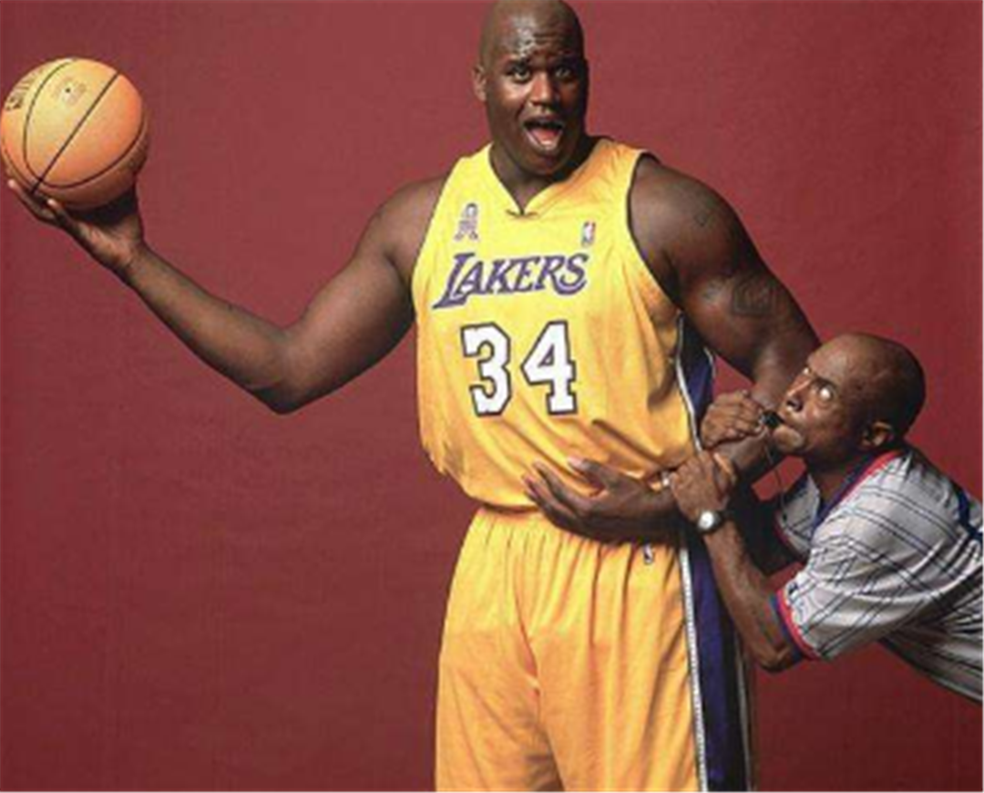 记者：兰克尔踢成都前夜溜去深圳见女友，次日回来裤裆有血（媒体称兰克尔赛前夜疑赴深圳探望女友，次日表现引发争议）