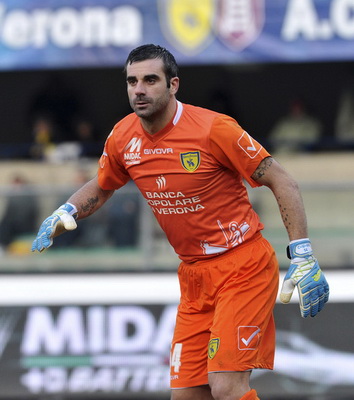 快船vs老鹰前瞻：哈登PK约翰逊，两队皆欲取胜终止颓势（快船战老鹰前瞻：哈登对决约翰逊，双方力拼胜利止住颓势）