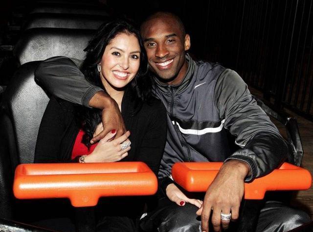 美记：詹姆斯已经离开球馆，今日不会接受赛后采访（美媒记者称：詹姆斯已离开球馆，今天不进行赛后采访）