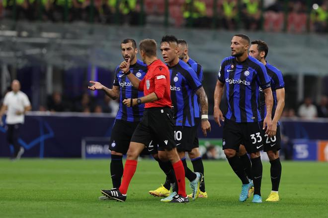 勇士队传闻：比尔·西蒙斯在科尔与格林发生冲突后提出交易方案（勇士流言：科尔与格林冲突后，比尔·西蒙斯抛出交易提案）