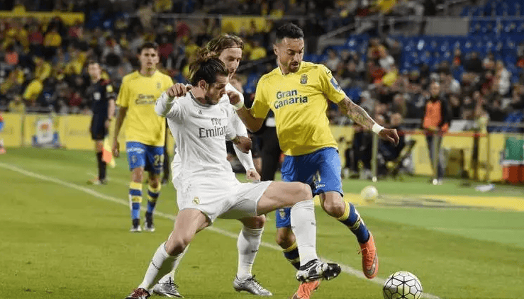 12场比赛0球1助，久保建英：我踢得确实差，希望下轮找回状态（12战无球仅1助 久保建英直言踢得差：盼下轮找回状态）