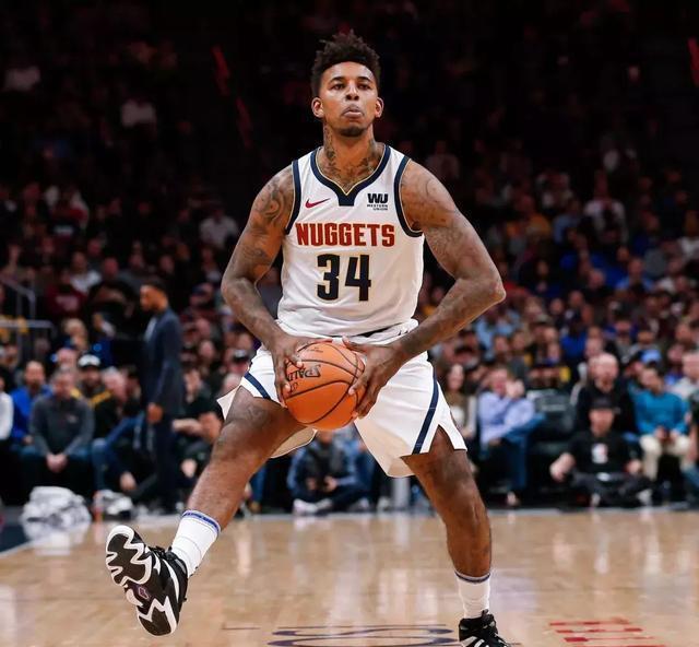 英超战报：穆尼奥斯破门，拉尔森中横梁，水晶宫1-0伯恩利（英超快讯：穆尼奥斯建功，拉尔森击中横梁，水晶宫1-0力克伯恩利）